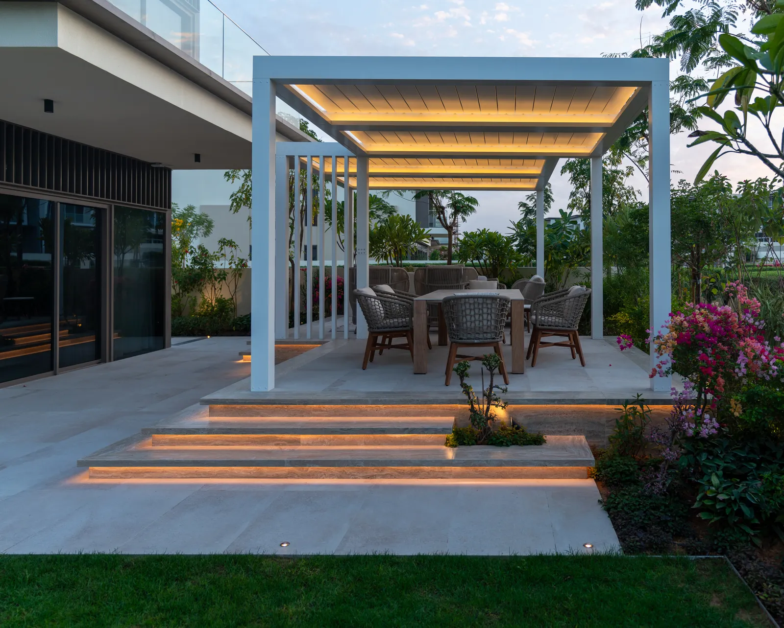 Villa 8 - Shade Structure & Lighting, landscape project by Luxland Landscaping